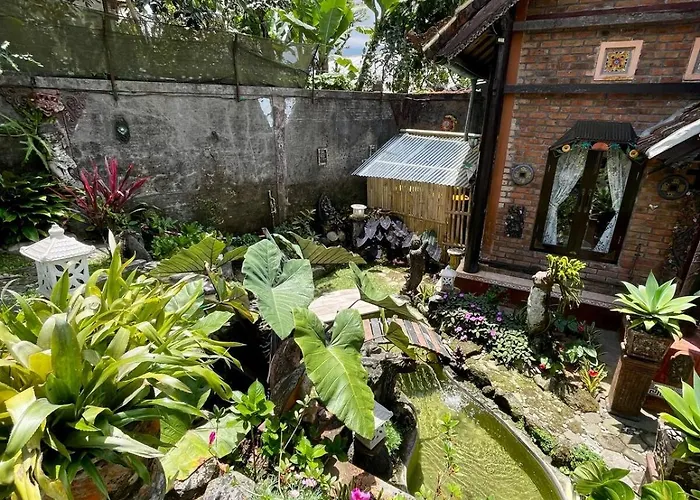 Cozy Private Vintage Near