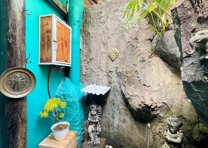 Cozy Private Vintage Near