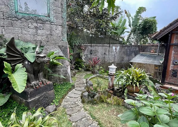 Cozy Private Vintage Near *