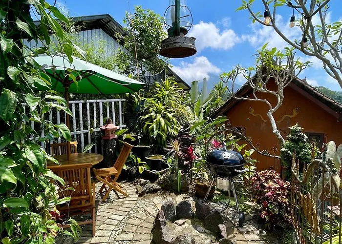 Cozy Private Vintage Near
