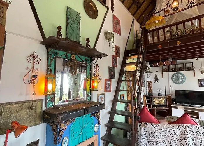 Cozy Private Vintage Near